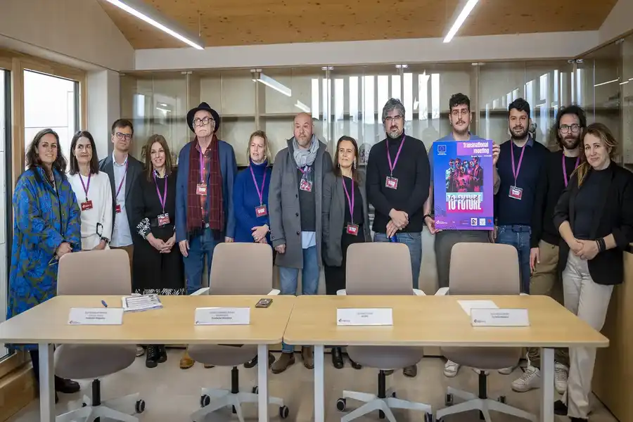 Rueda de prensa, todos los colaboradores del proyecto